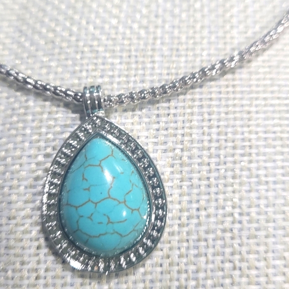 Necklace - Picture 3 of 8